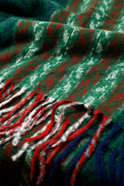 Houndstooth Design Scarf in Green and Red