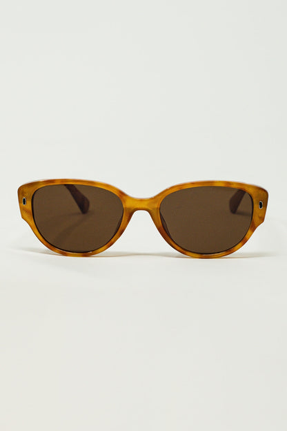 Oval Sunglasses in Light Yellowish Tortoise Shell