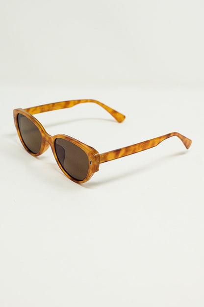 Oval Sunglasses in Light Yellowish Tortoise Shell