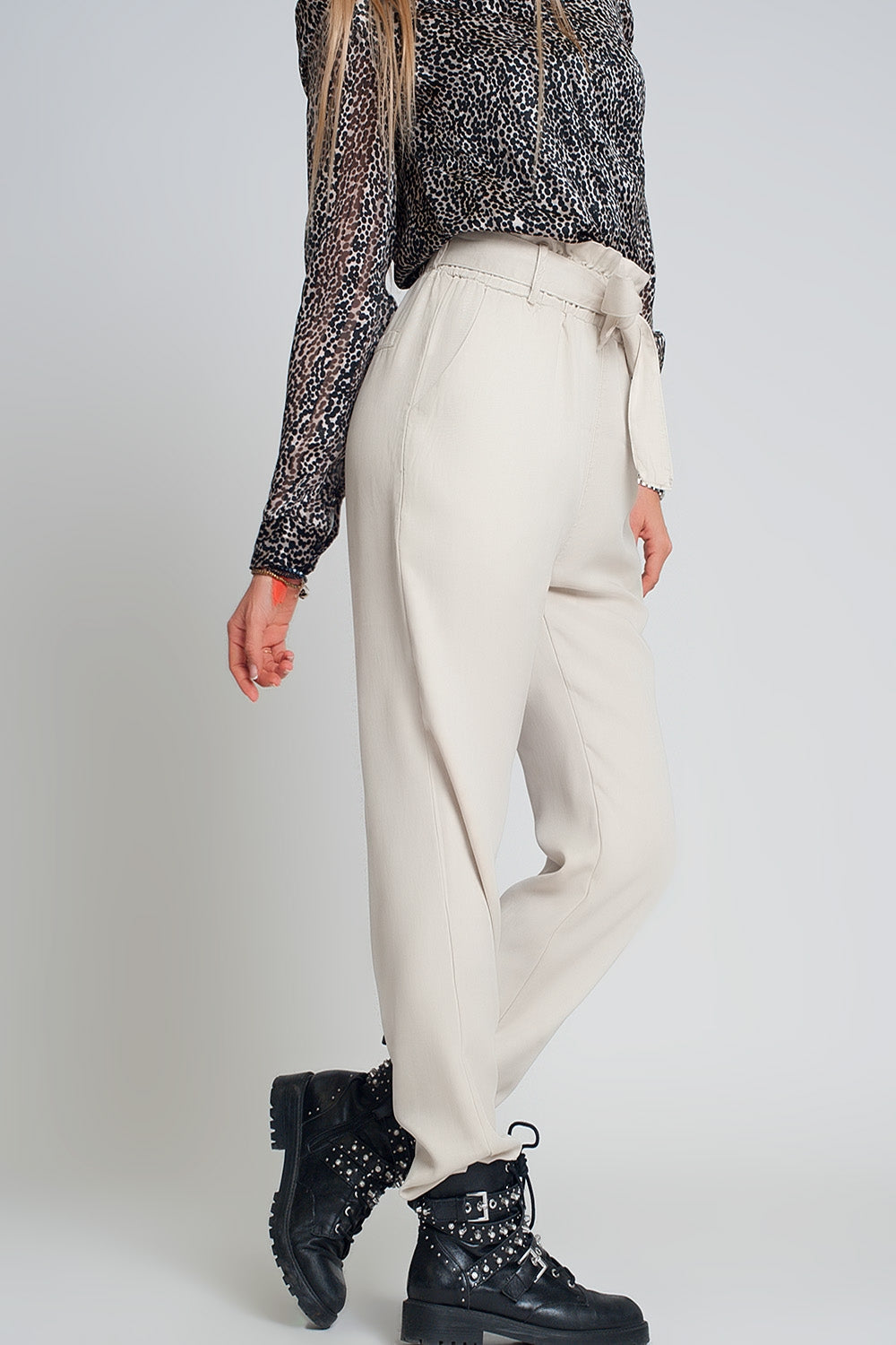 Lightweight Pants With Tie Waist in Beige