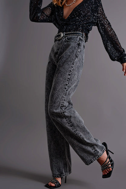 Mom Jeans With High Waist in Black